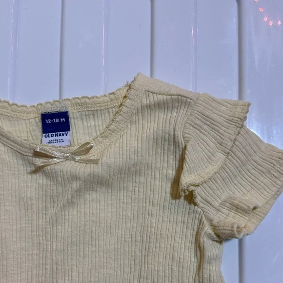Old Navy yellow Ribbed Ruffle Sleeve Tee - Picture 2 of 2